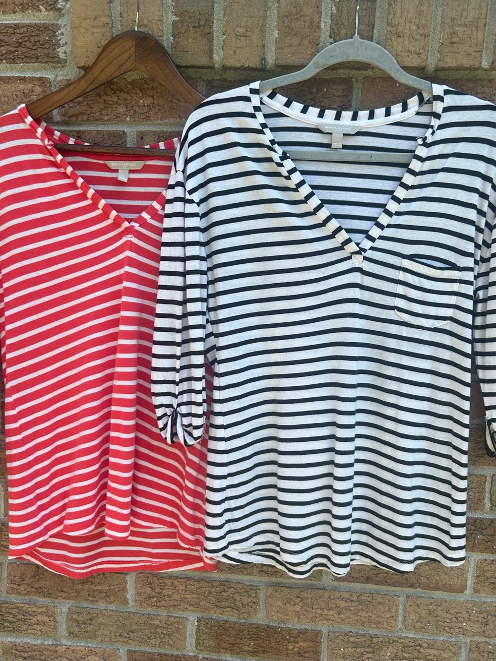 Banana Republic Striped V-Neck Pocket Tees set of 2 size small